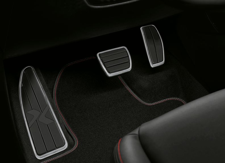 controllo freni automobile