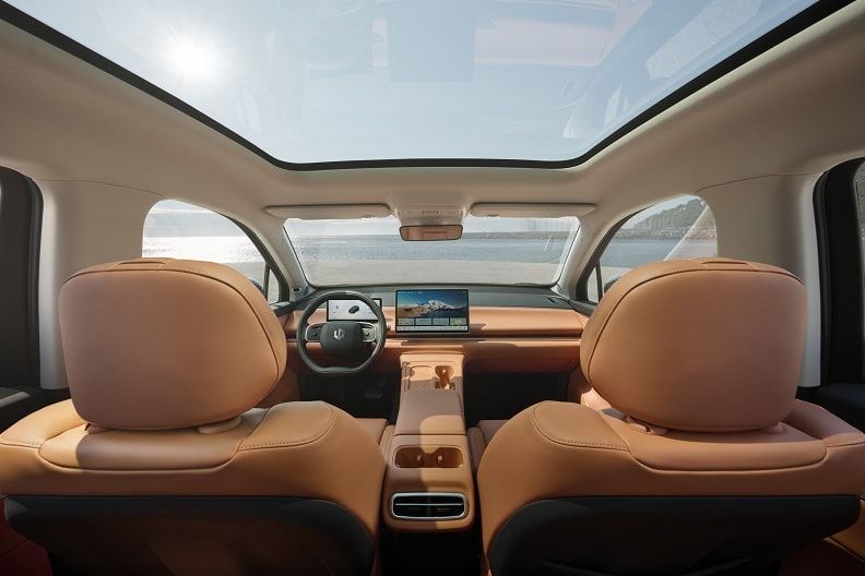 SUV elettrico tecnologico